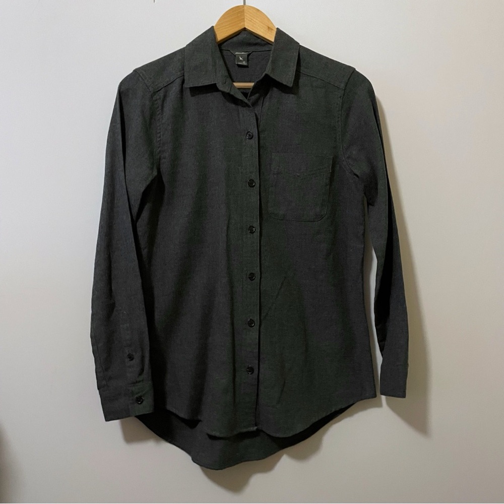 NWOT Eddie Bauer button down XS